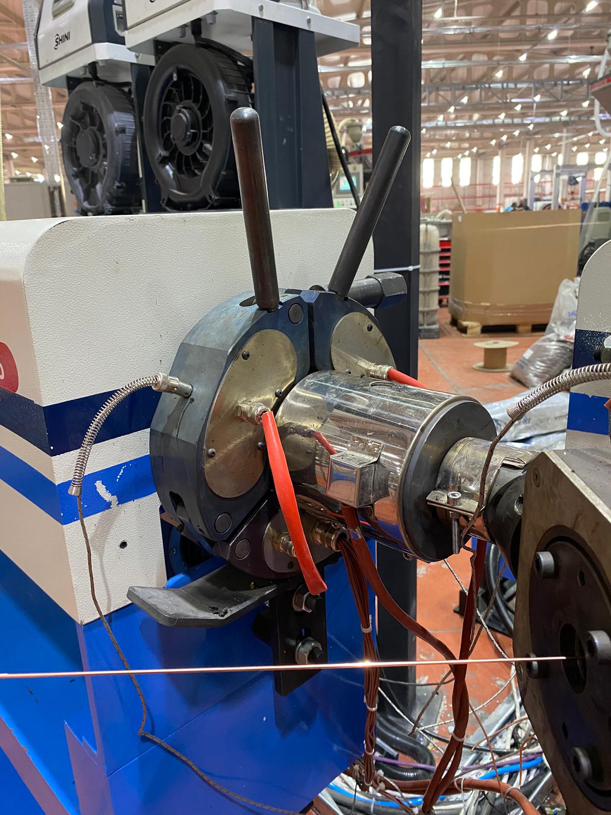 Extruder Bağlantı Kelepçesi ve Bağlantı Boğazları